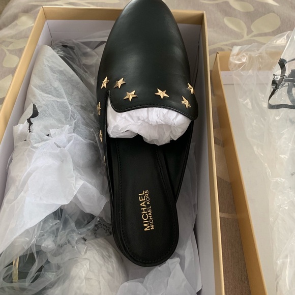 Shoes - Picture 1 of 3